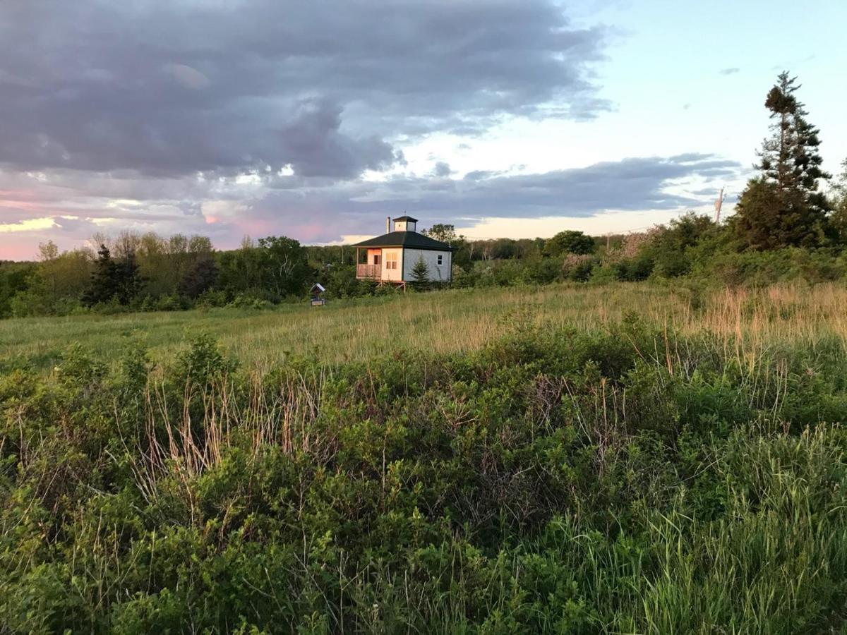 Maregold Centre - Juniper Cabin And Rose Cabin Victoria Beach エクステリア 写真