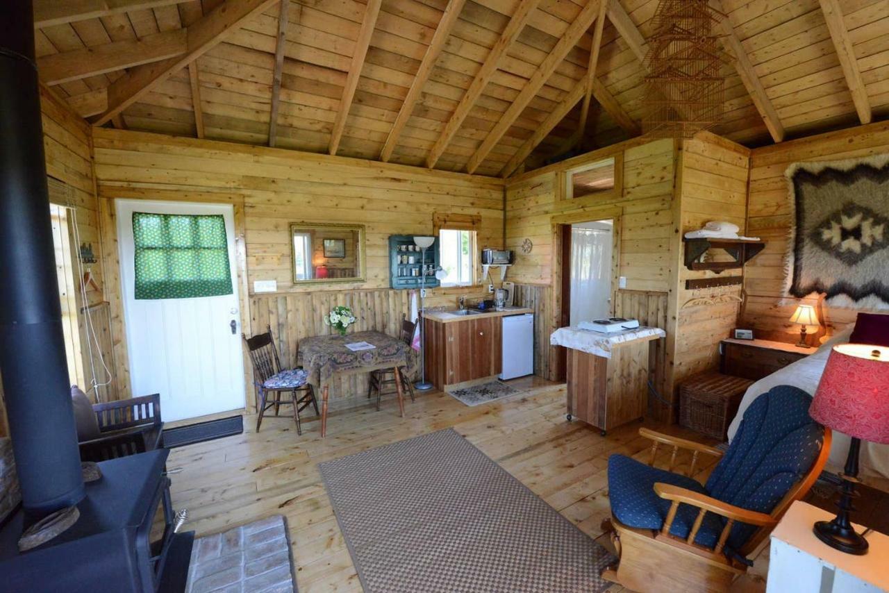 Maregold Centre - Juniper Cabin And Rose Cabin Victoria Beach エクステリア 写真