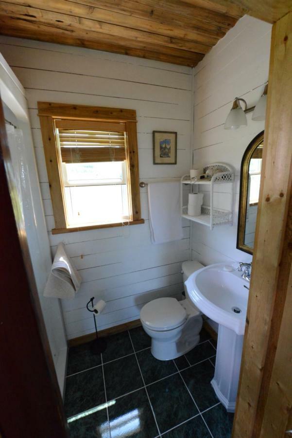 Maregold Centre - Juniper Cabin And Rose Cabin Victoria Beach エクステリア 写真